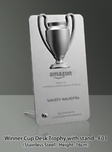 F01 – SS Winner Cup desk trophy with stand (in gift box)