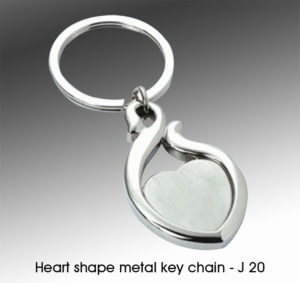 J20 – Heart shape metal key chain